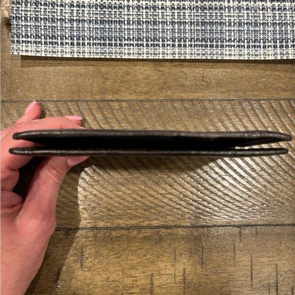 AUTHENTIC GUCCI BROWN LEATHER BIFOLD CARDHOLDER/WALLET. Can be Unisex. 5.5 x 4” - Picture 5 of 10